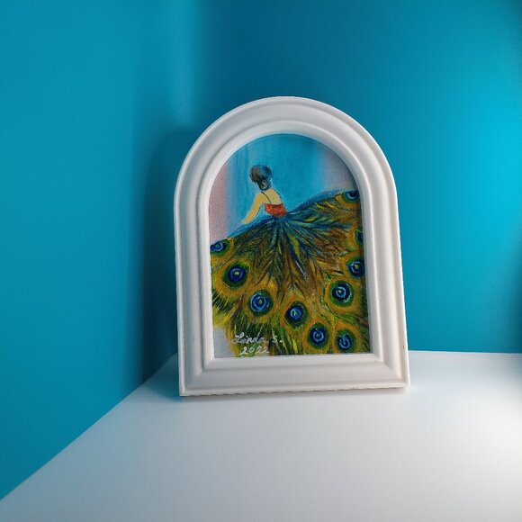 Beautiful Lady in Peacock Dress  5"x7" within a new arch shape white Frame - Picture 5 of 7
